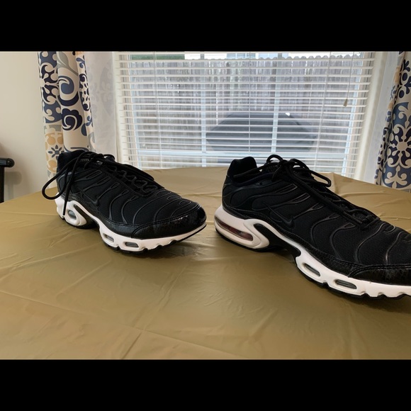 Nike AirMax - Picture 2 of 4